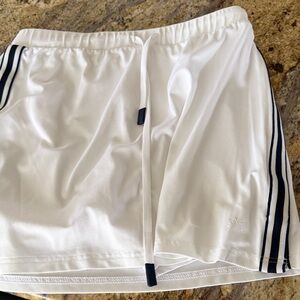 Varley White Athletic women skirt with navy Stripes